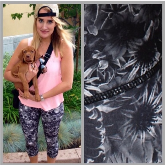 Lululemon Black and white floral crops - Picture 2 of 3